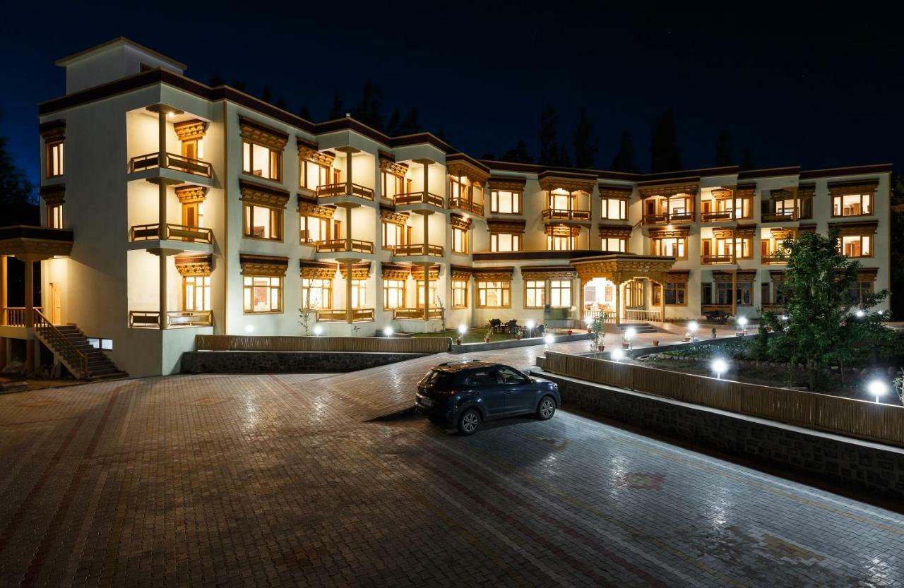 Hotel Leh Plaza Exterior photo
