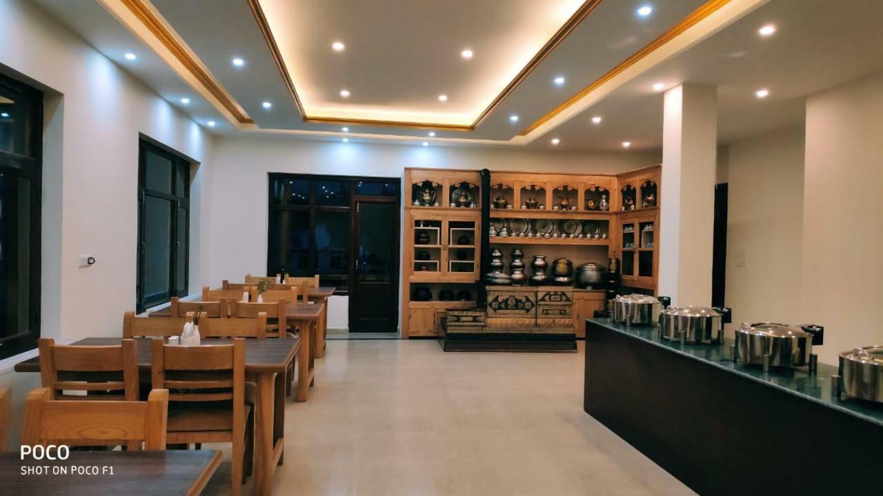 Hotel Leh Plaza Exterior photo